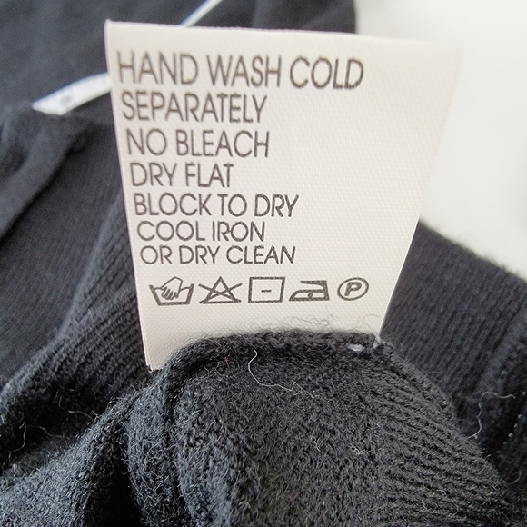 Euc valda black buttonfront cardigan size medium - Picture 5 of 9